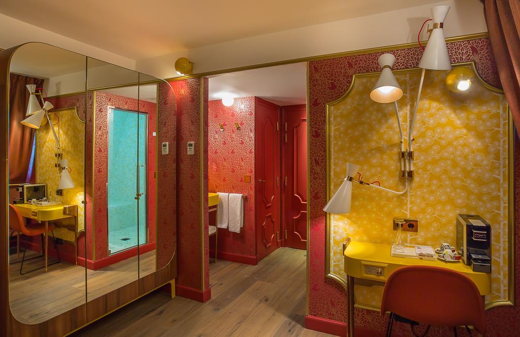 Idol Hotel Paris Bilik gambar